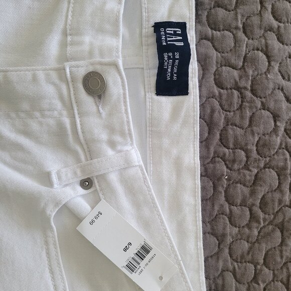 NWT White Bermuda GAP Shorts Size 28 - Picture 3 of 4